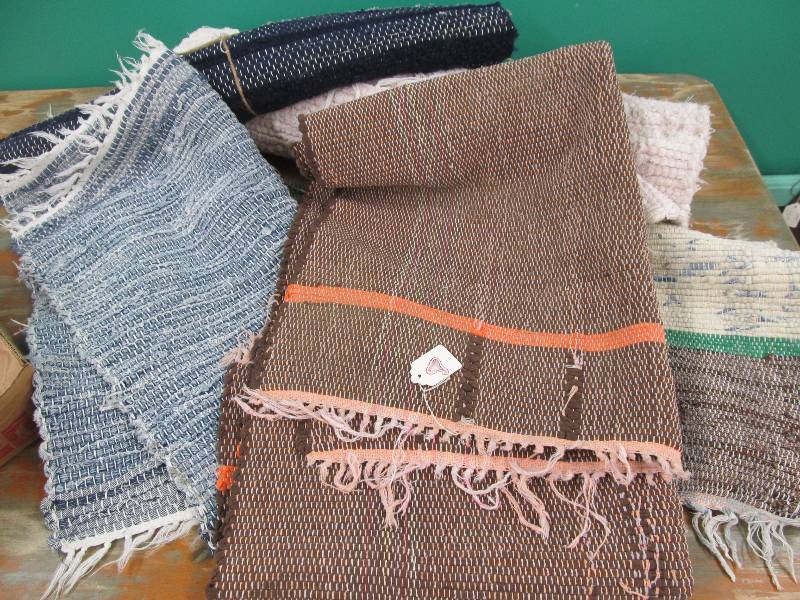 lot 210 image: Vintage rugs