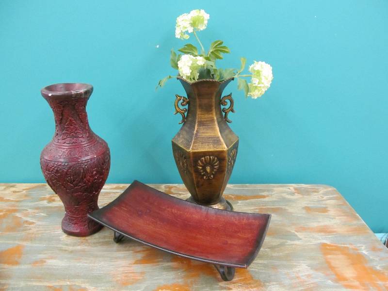 lot 212 image: Vases