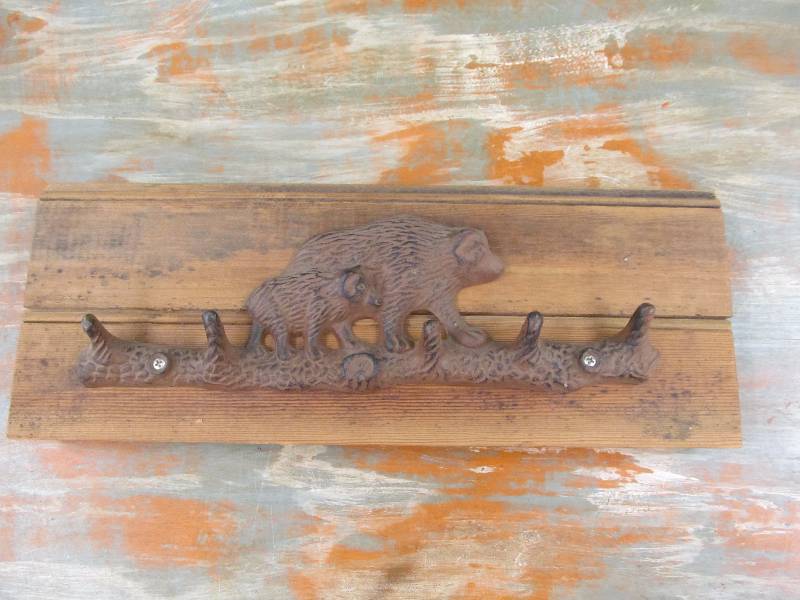 lot 230 image: Coat rack
