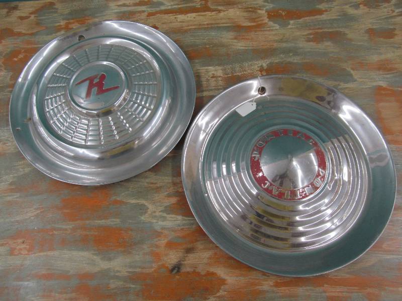 lot 231 image: Hub caps