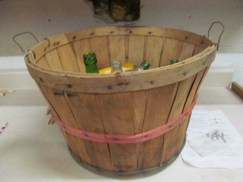 lot 257 image: Apple Basket