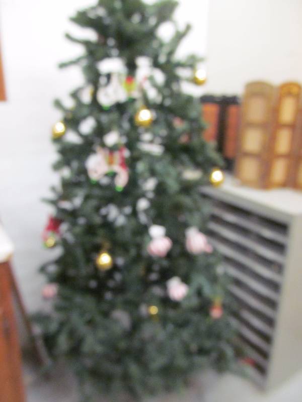 lot 259 image: Artificial Tree