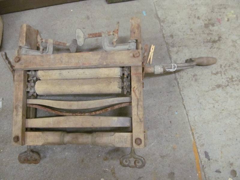 lot 270 image: Vintage Ringer