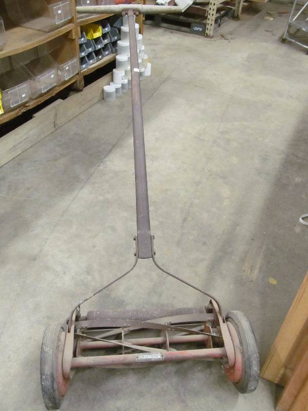 lot 286 image: Vintage mower