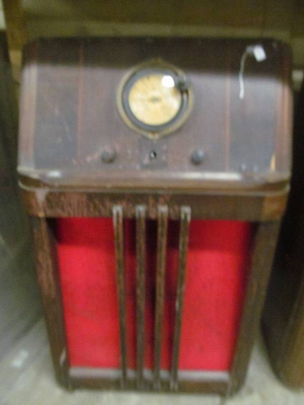 lot 316 image: Vintage Radio