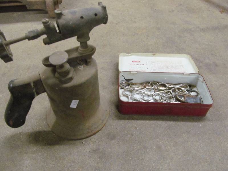 lot 323 image: Vintage brass burner