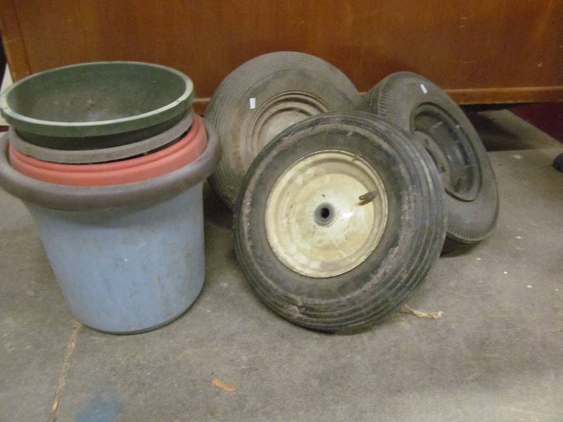 lot 325 image: Planters and Tires