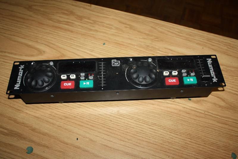 lot 20 image: Numark CDN 25 Dual Tray DJ Pro CD Player Controller.