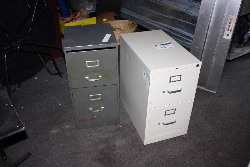 lot 89 image: Lot of (2) Filing Cabinets, 2-Drawers 15x 25 x 26, 14.5 x 16 x 29.5.