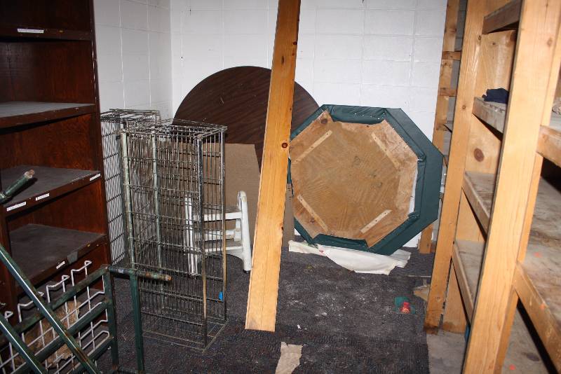 lot 91 image: Room Lot Including Wire Shelving Unit Metal Floor Racks Wire Shelves And More.