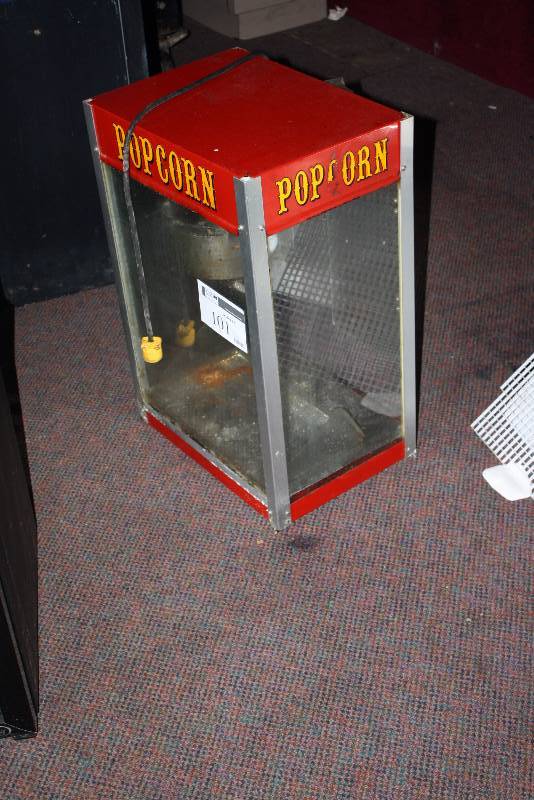 lot 101 image: Popcorn Machine 14 x 20 x 29.