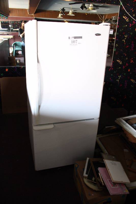 lot 107 image: Whirpool RefrigeratorFreezer Bottom Freezer Top Refrigerator Model ABB1921Dew White 29.5 x 60 x 30.5.