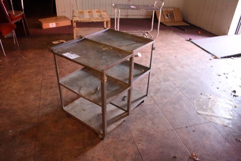 lot 145 image: Lot of (2) Restaurant Dish Carts 16 x 27 x 32.