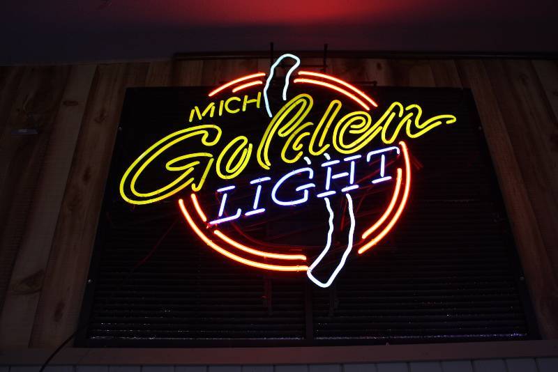 lot 147 image: Mich Golden Light Neon Beer Sign Tested & Operational.