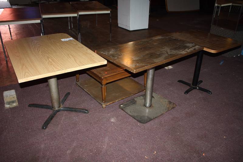 lot 152 image: Lot of (4) Tables 30 x 30 x 29 24 x 42 x 29.5 30 x 47 x 29.5 30.5 x 30.5 x 18.