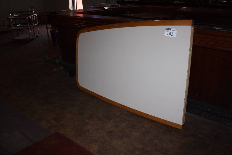 lot 142 image: Tabletop White 48 x 75.