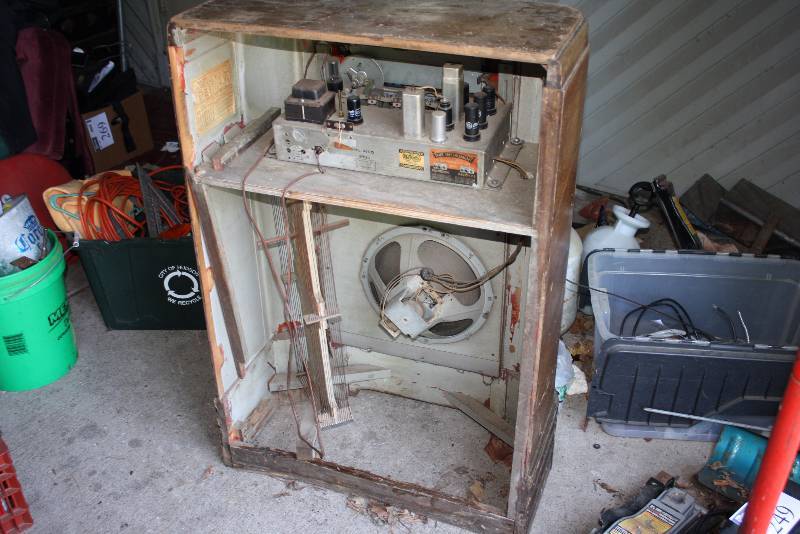 lot 288 image: Vintage Radio wComponents.
