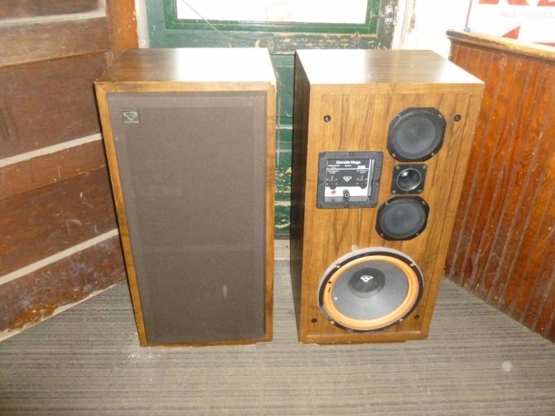 lot 12 image: Cerwin - Vega Tower Speakers