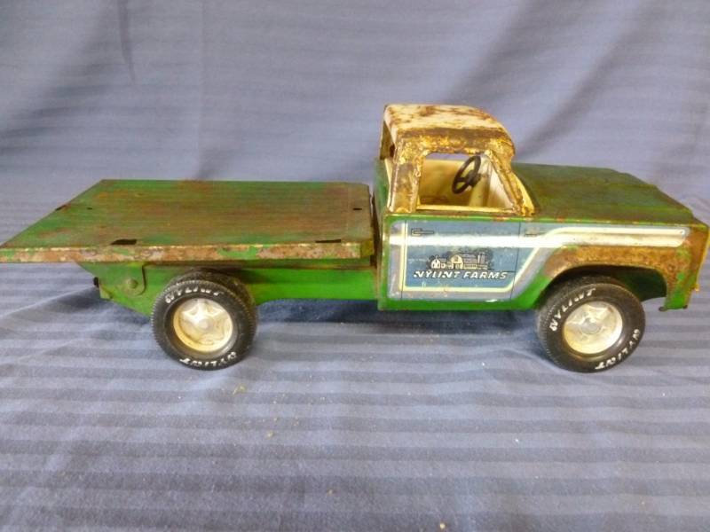 lot 16 image: Vintage Nylint Toys