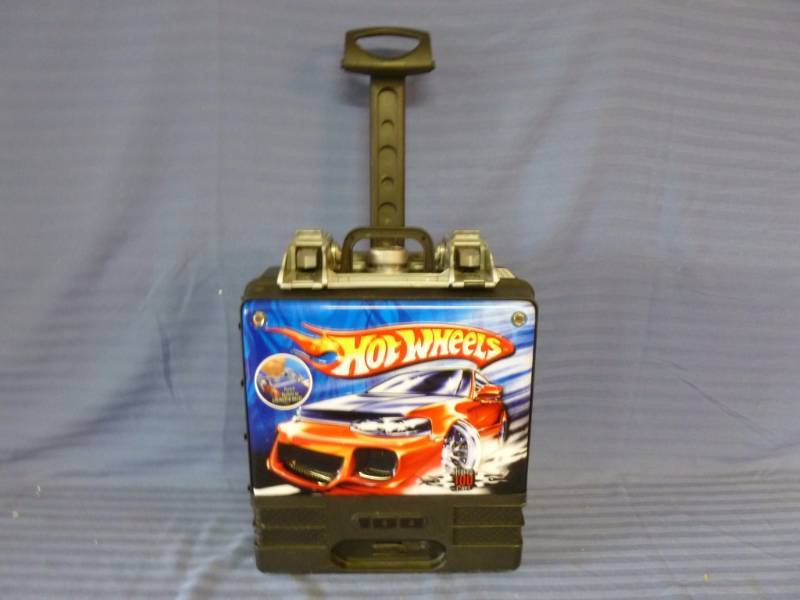 lot 17 image: Hot Wheel Case
