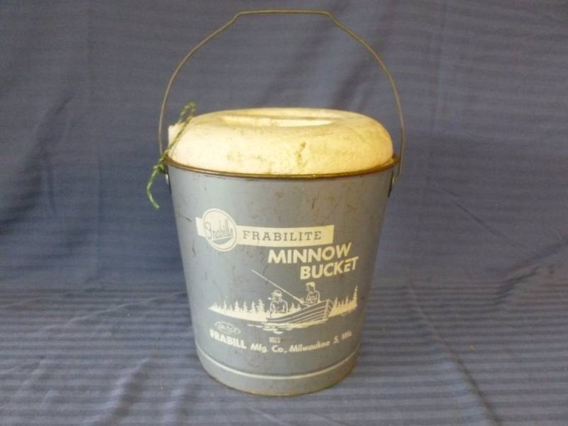lot 26 image: Vintage Minnow Bucket