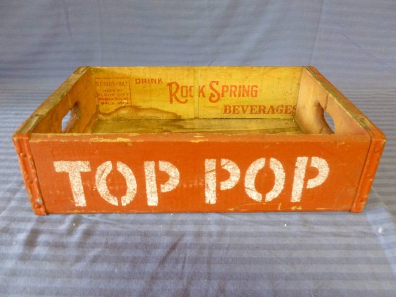 lot 28 image: Vintage Soda Case