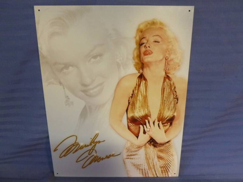 lot 46 image: Collectible Metal Sign