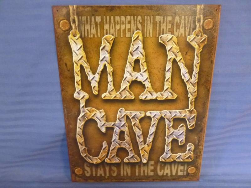 lot 48 image: Collectible Metal Sign
