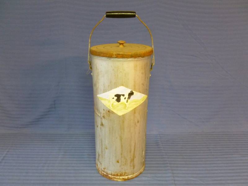 lot 54 image: Vintage Shotgun Pail