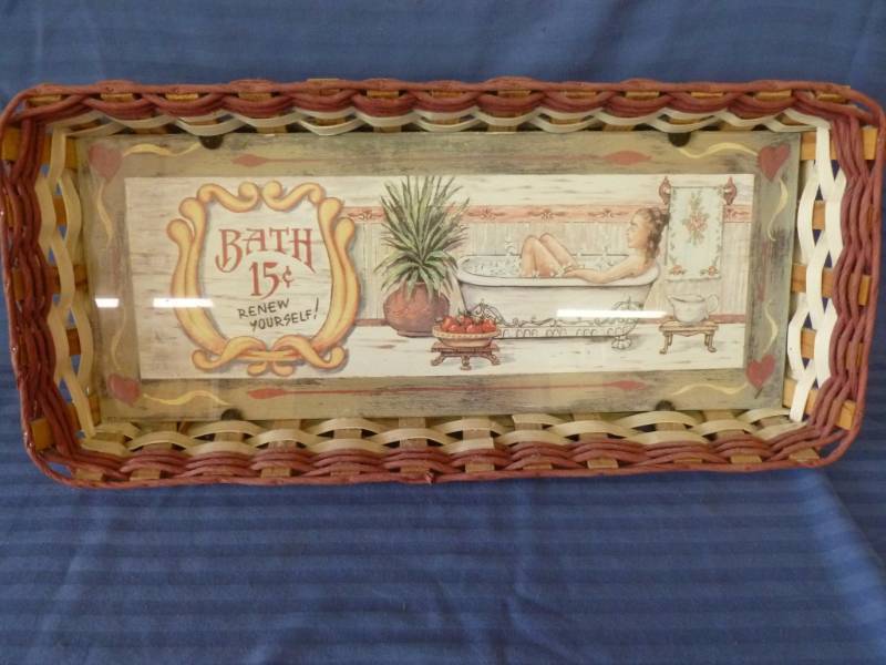 lot 79 image: Bathroom Basket