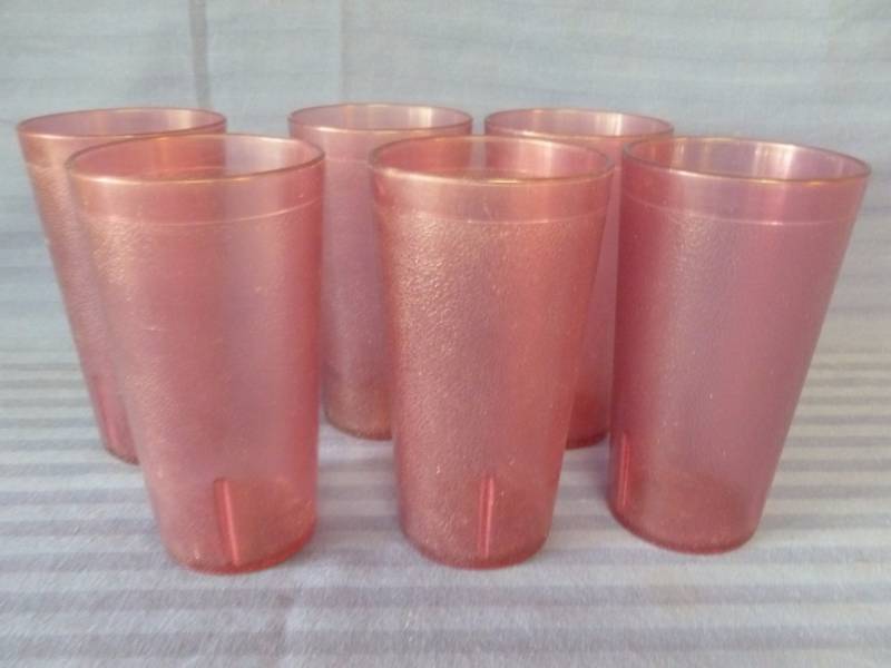 lot 86 image: Vintage Water Cups