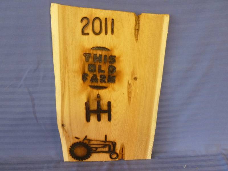 lot 90 image: Wooden Sign
