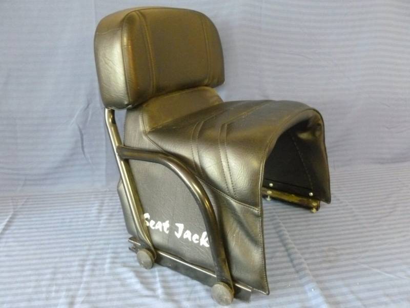 lot 109 image: Seat Jack