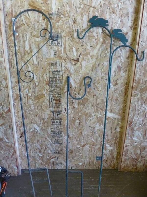 lot 168 image: Shepards Hooks
