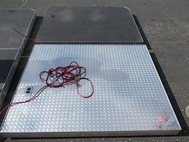 lot 2 image: 2-Piece PlatformStage