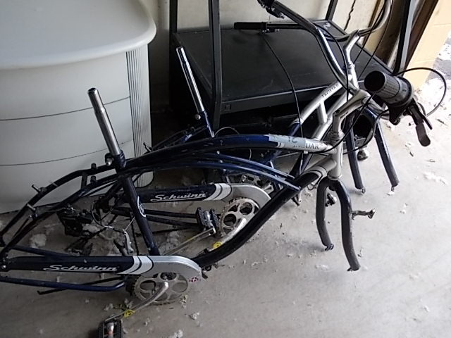 lot 21 image: 2 Schwinn Bike Frames
