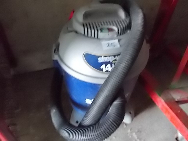 lot 25 image: Shop Vacuum