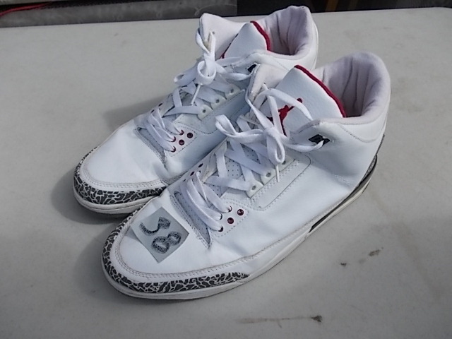 lot 38 image: Nike Sneakers