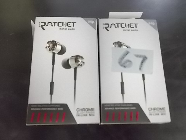lot 67 image: Earphones
