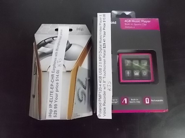 lot 75 image: EarphoneMic & MP3 Player