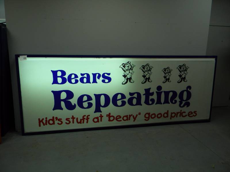 lot 1 image: Light Up Box Sign
