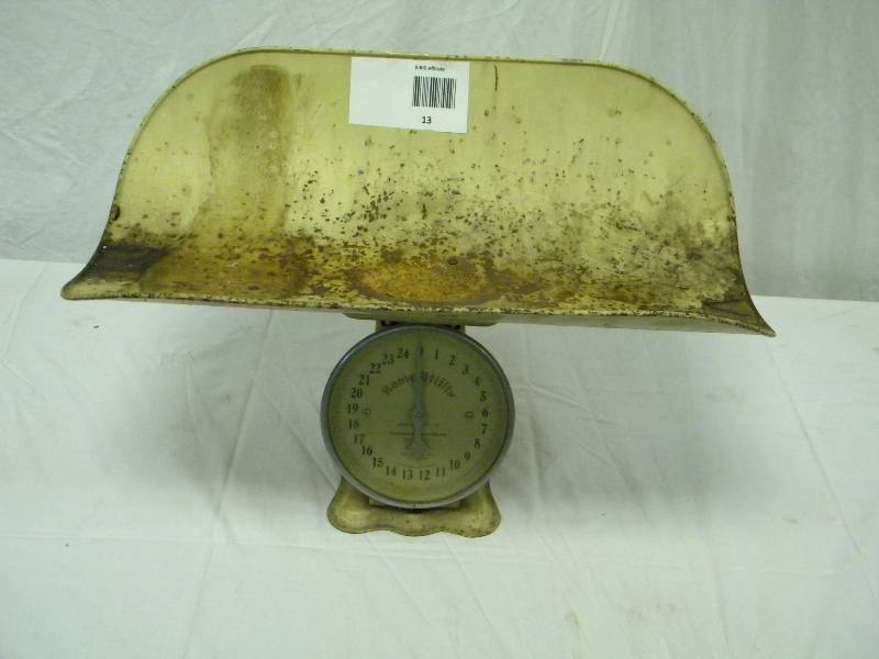 lot 13 image: Infant-o-meter automatic baby scale