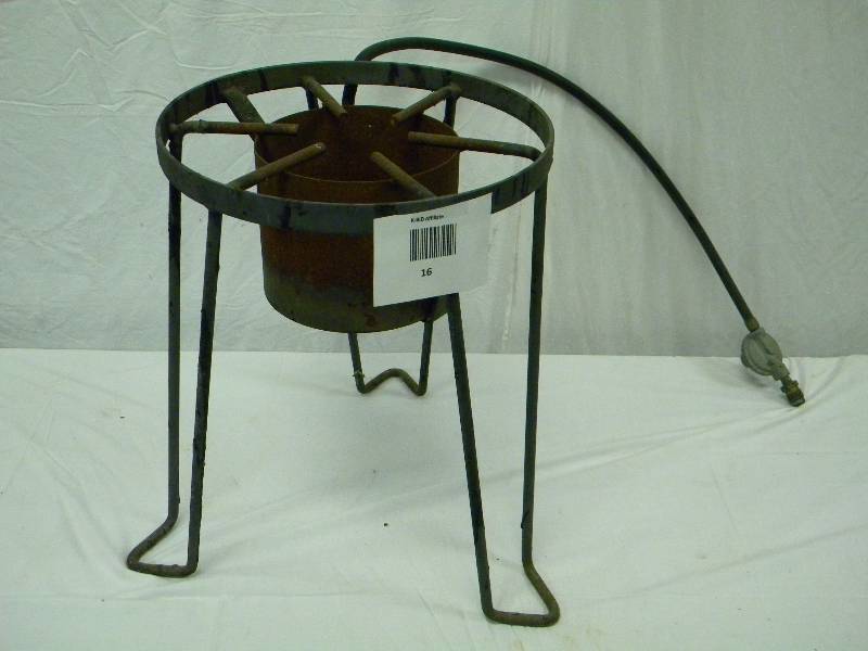 lot 16 image: Propane Cooker Stand
