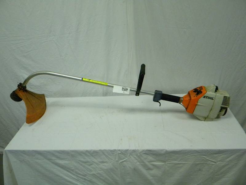 lot 21 image: Stihl Gas Lawn Trimmer, FS36