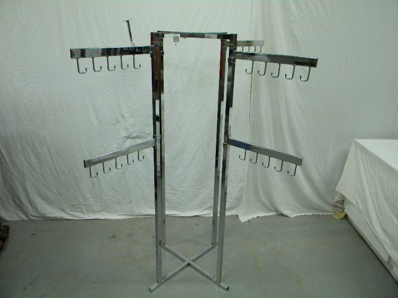 lot 29 image: Retail Display Rack