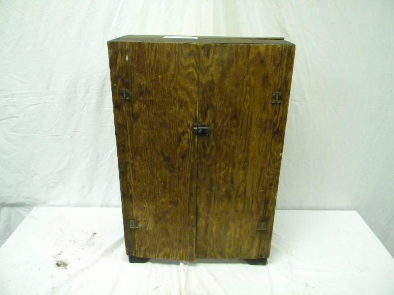 lot 31 image: Wood Cabinet, Vintage