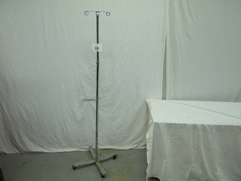 lot 34 image: Rolling IV Stand