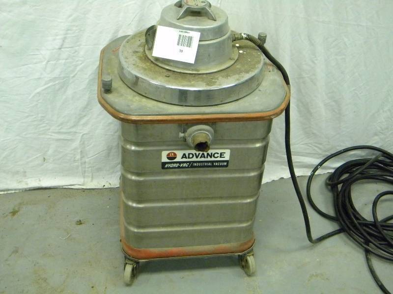 lot 39 image: Advanced Hydro Industrial Vacuum