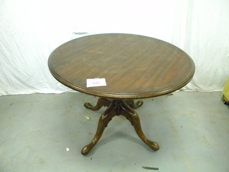 lot 42 image: Dining Room Table