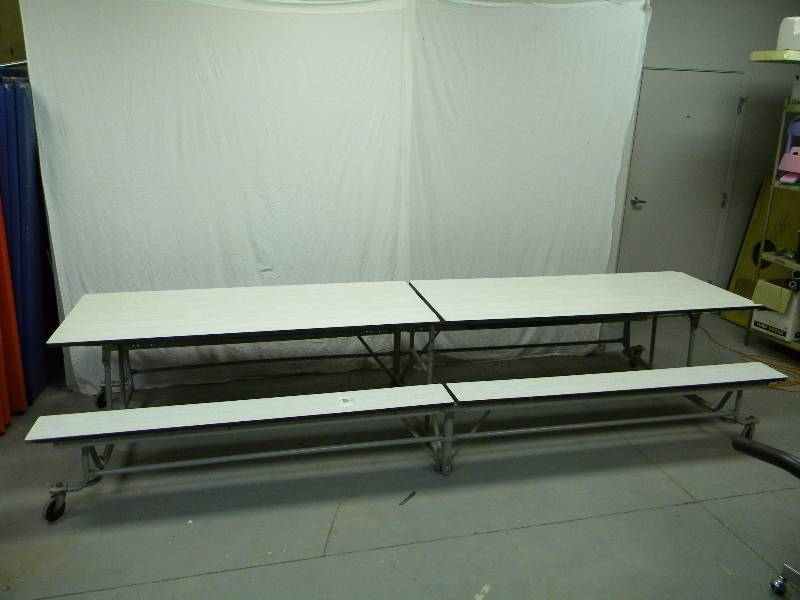 lot 46 image: Hamilton Folding Cafeteria Table